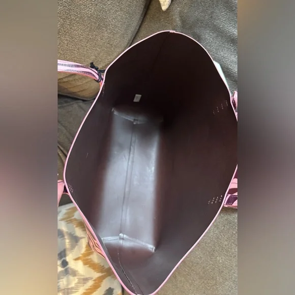 Authentic MANSUR GAVRIEL Leather Patterned Tote with large zip top wristlet - Picture 8 of 16